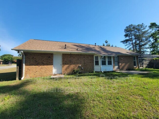 Building Photo - 4460 Whisperwood Dr