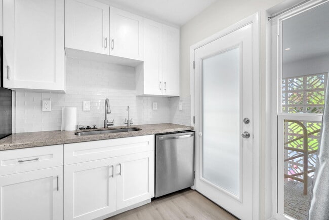 Building Photo - 3213 Colony Club Rd