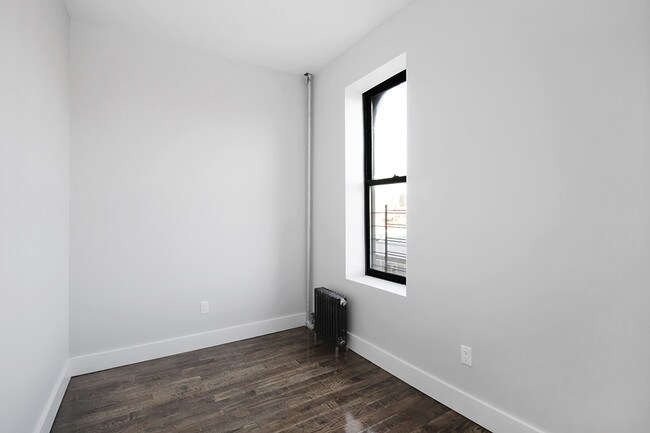 Building Photo - 326 E 117th St