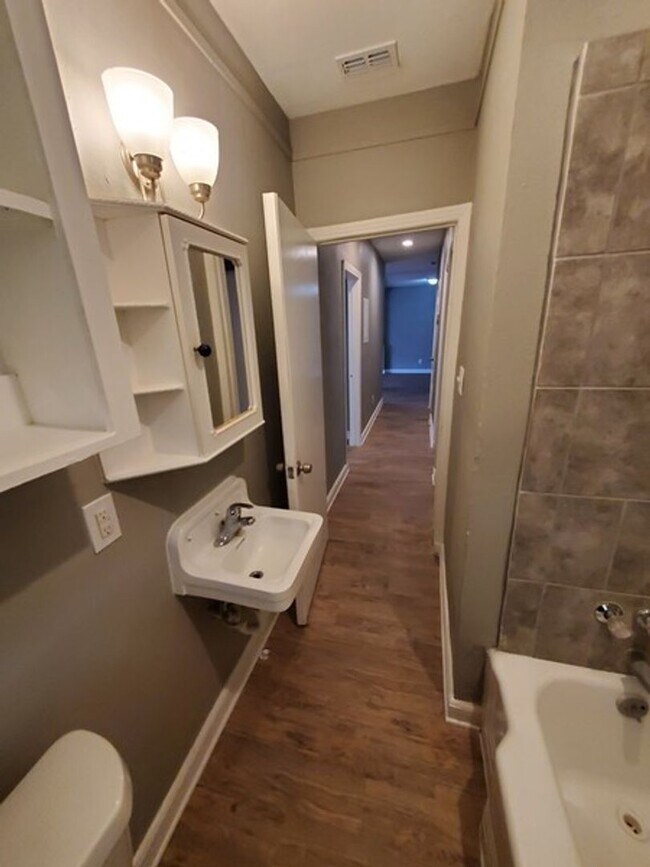 Building Photo - Beautiful 3-Bed Apartment in Schertz!