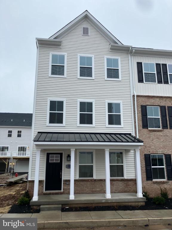 Building Photo - 42 Anderson Dr