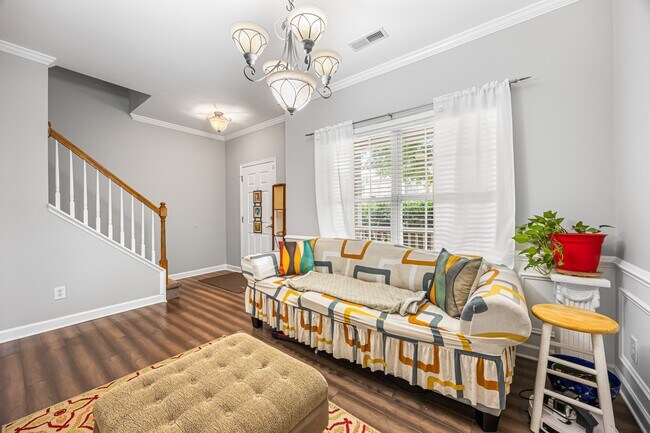 Building Photo - 1903 Dundalk Rd