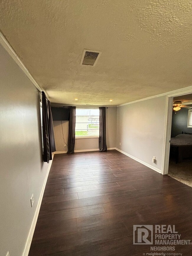 Building Photo - Spacious 2 Bed, 1 Bath Home in Alto, MI