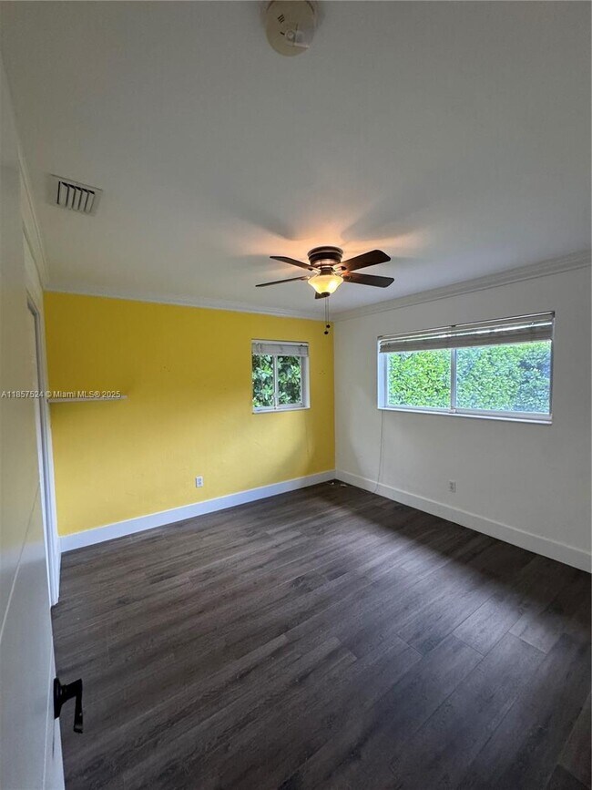Building Photo - 6590 SW 21st St