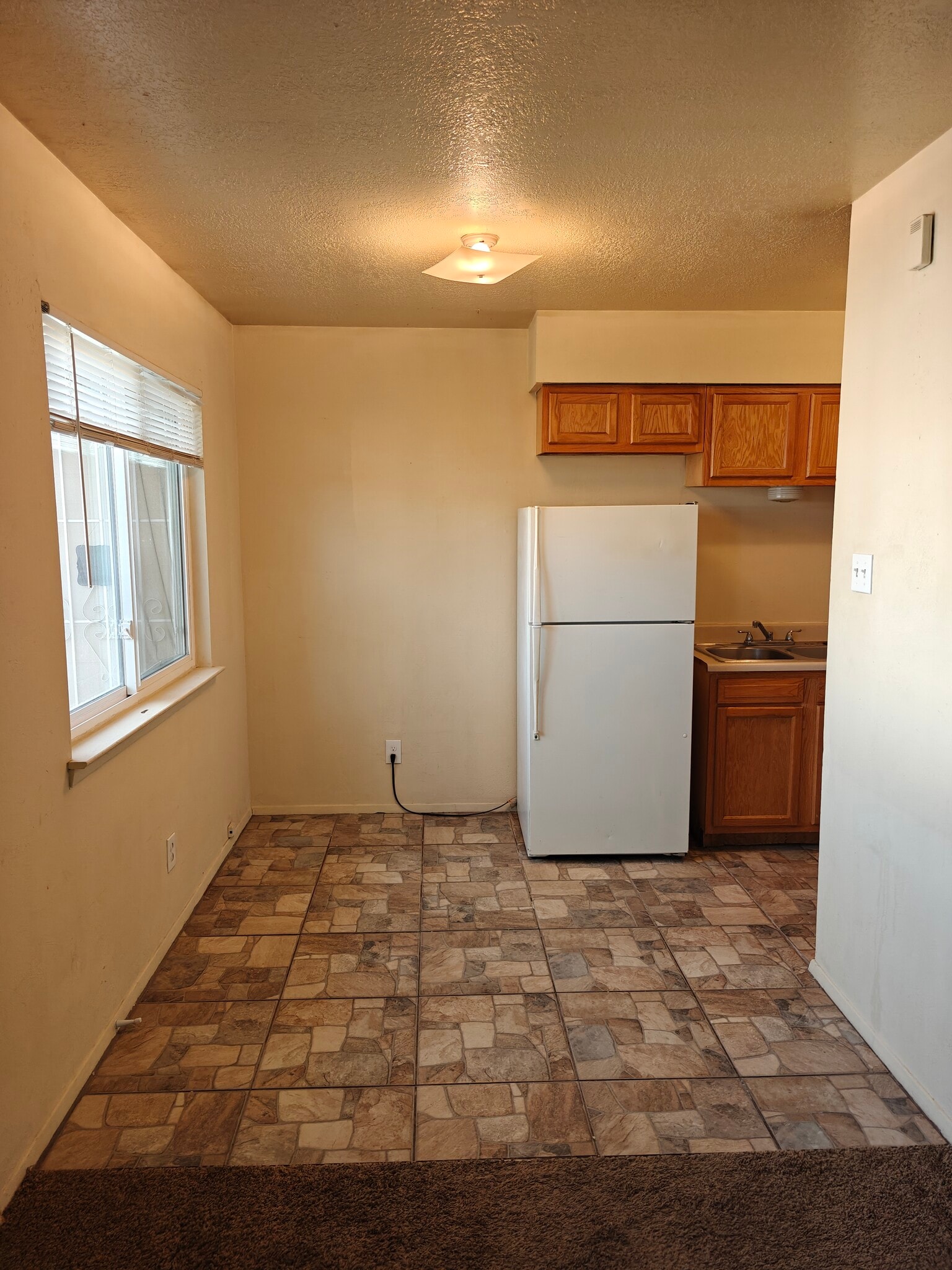 Building Photo - 3220 Wellesley Ct NE