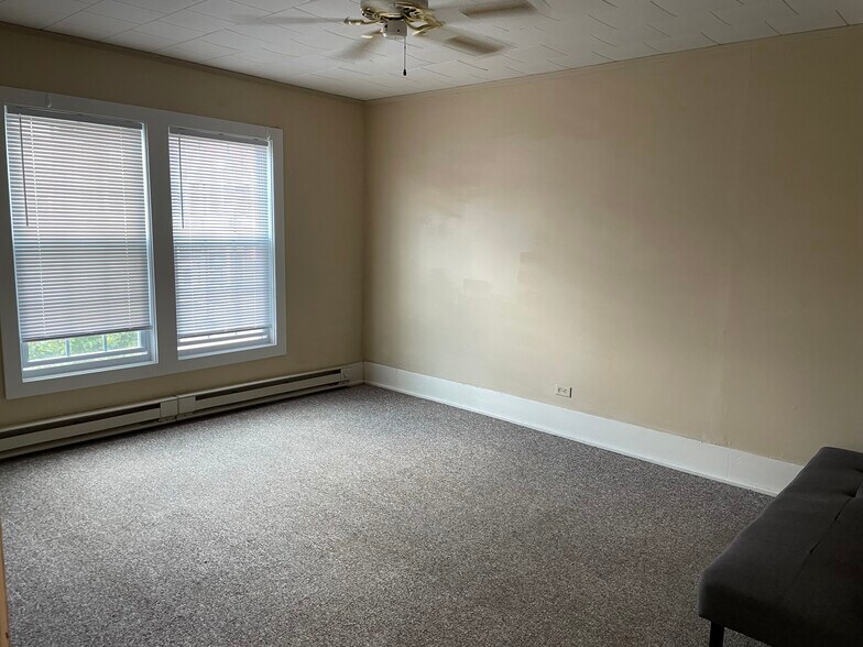 Building Photo - 108 Erie St