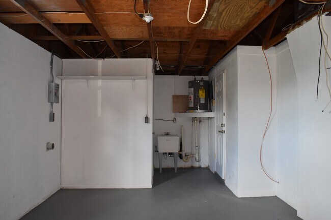 Building Photo - Beautiful remodeled home!