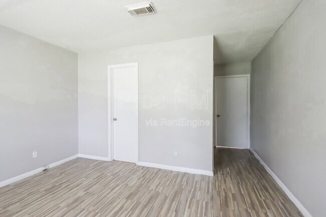 Building Photo - 11235 Lemond Dr