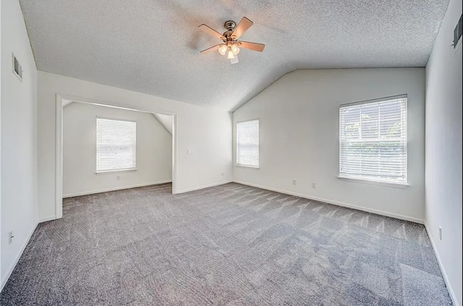 Building Photo - 15922 W 91st Terrace