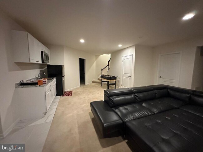 Building Photo - 24800 Beardgrass Pl