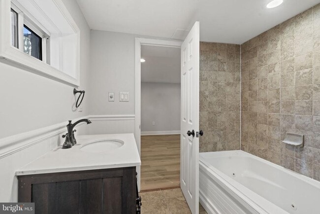 Building Photo - 418 Delview Ln