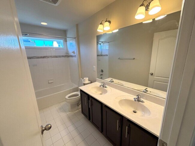 Building Photo - 6778 McCormick Dr