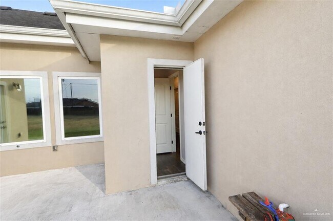 Building Photo - 5305 Ginko Dr