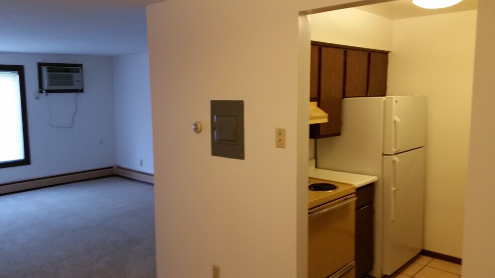 Building Photo - Indrive Apartments