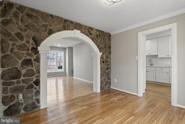 Building Photo - 941 Sherwood Ct