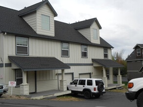 Building Photo - 449-1760 NE Lotus
