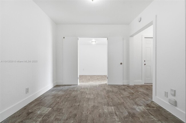 Building Photo - 8430 Crespi Blvd