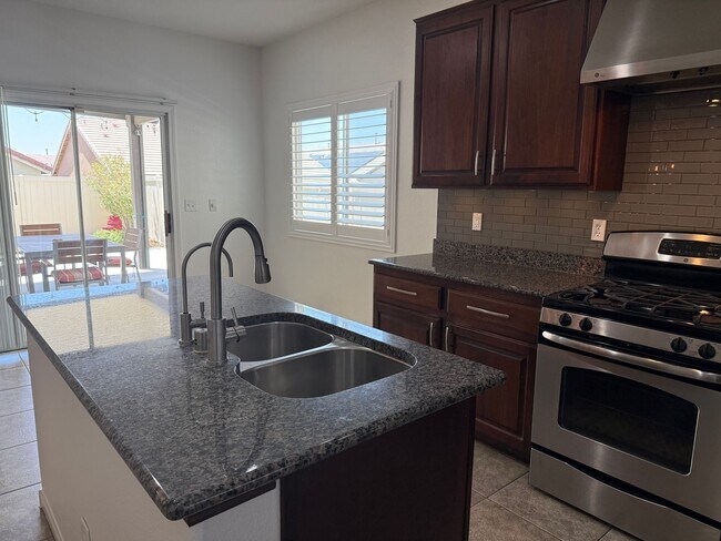 Building Photo - 3bd/bath Single Family Home!