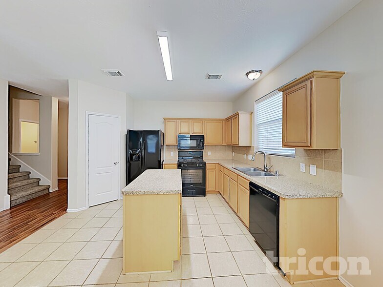 Building Photo - 9715 Haleys Comet Cir