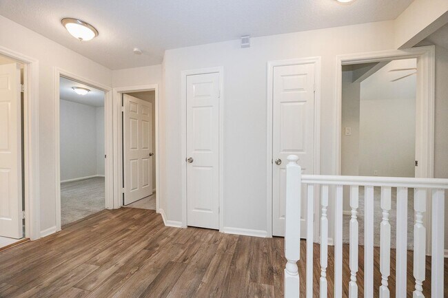 Building Photo - 86 W Stony Bridge Cir