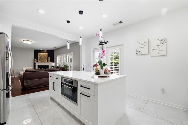 Building Photo - 2731 Amalfi Way NW