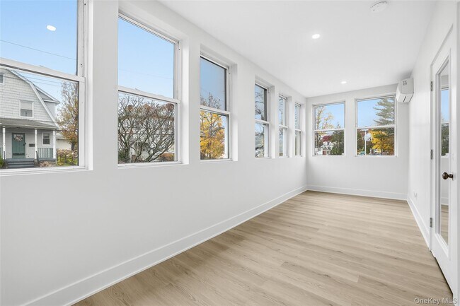 Building Photo - 36 Dunwoodie St