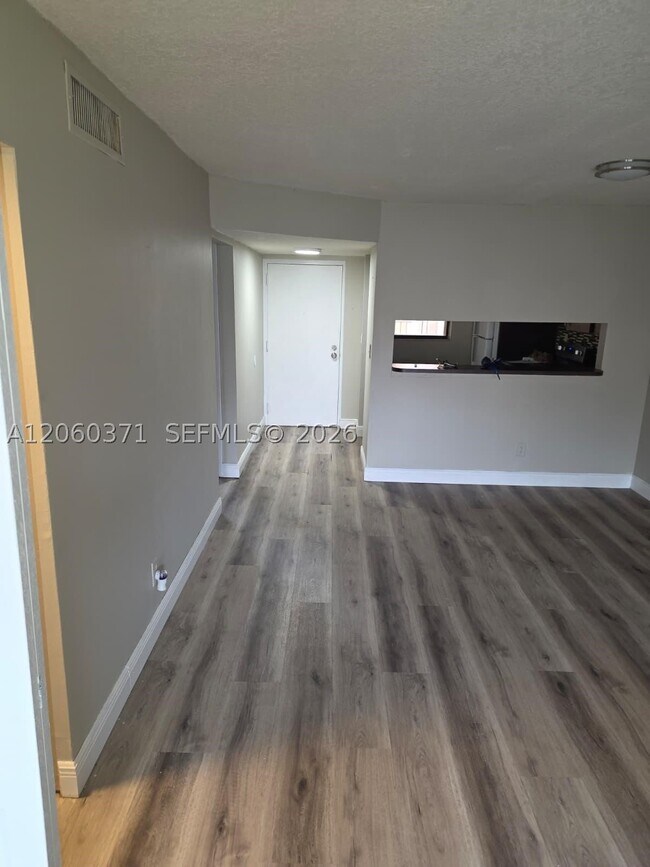 Building Photo - 3399 Foxcroft Rd