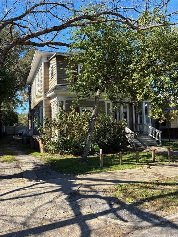 Building Photo - 254 Stocking St