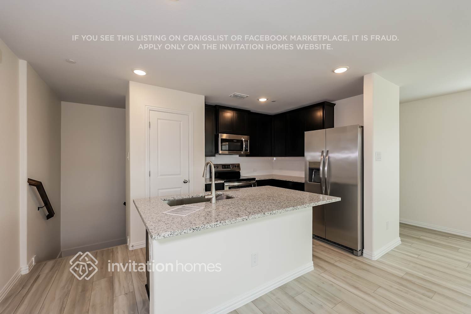 Building Photo - 762 Bonnet Trl