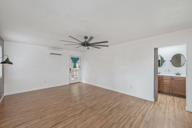 Building Photo - 271 Bracewell St