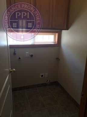 Building Photo - Oregon City Two Level Home with Large Backyard Pet Welcome