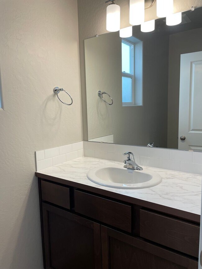 Building Photo - 1131 Rutherford Dr