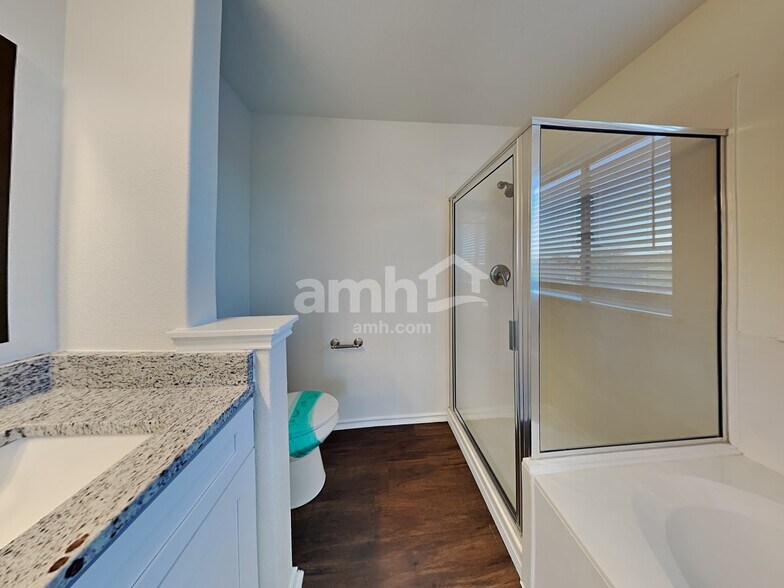 Building Photo - 10815 Canter Spur