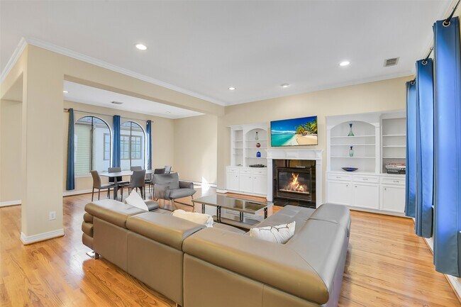 Building Photo - 1429 Utah St