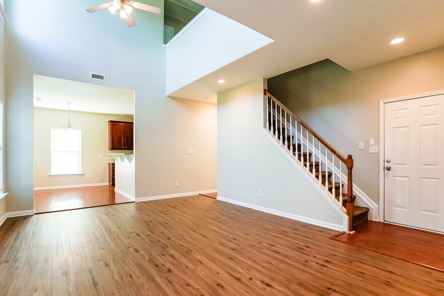 Building Photo - 2017 Sterling Hill Dr