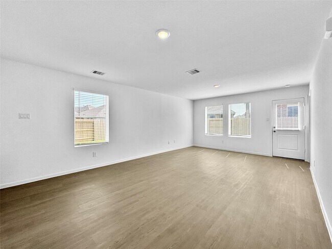 Building Photo - 5823 Standpiper Lp