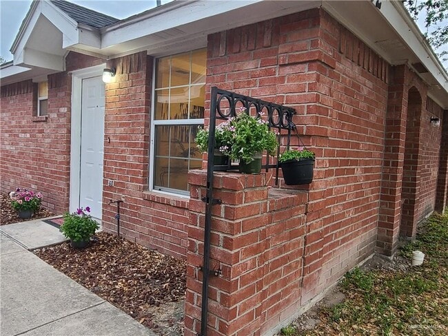 Primary Photo - 2102 Bahamas Dr