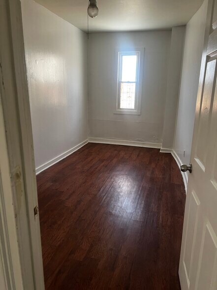 Bedroom 2 - 2357 S Homan Ave
