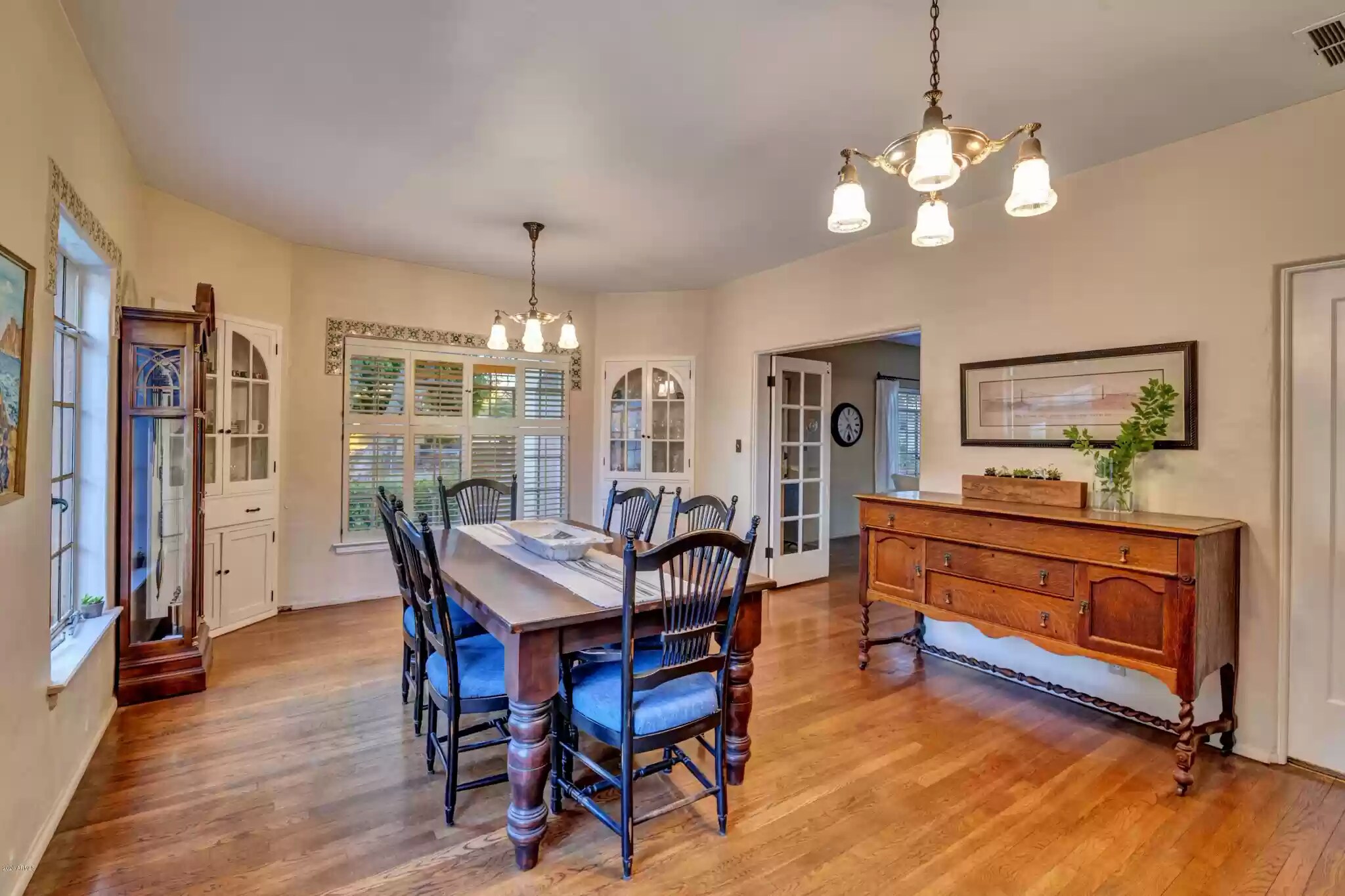 Dining area - 712 W Manhatton Dr
