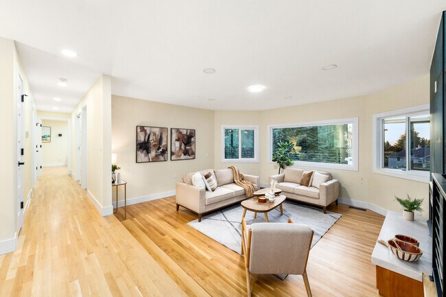 Building Photo - 130 SW 194th St