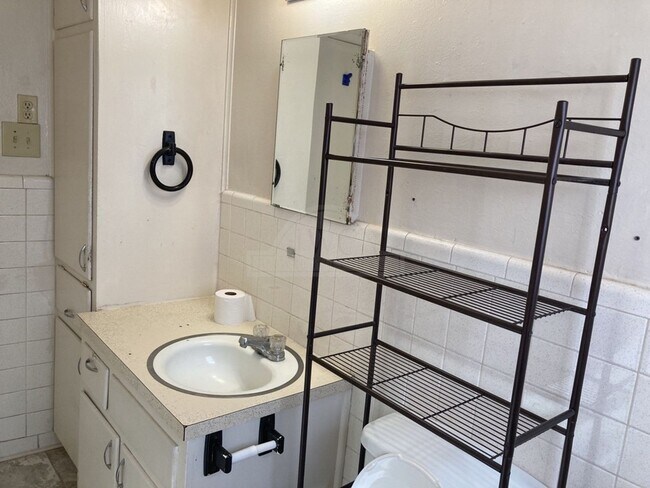 Building Photo - 1315 Jefferis Ave