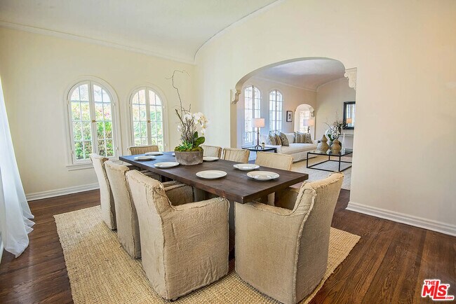 Building Photo - 239 S Orange Dr