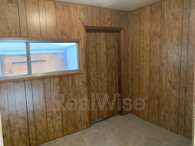 Building Photo - 860 Glendale Ave