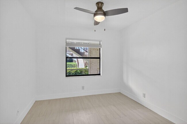 Building Photo - 7262 Golf Colony Ct