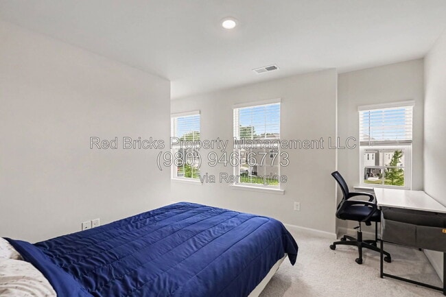 Building Photo - 16110 Winfield Hall Dr