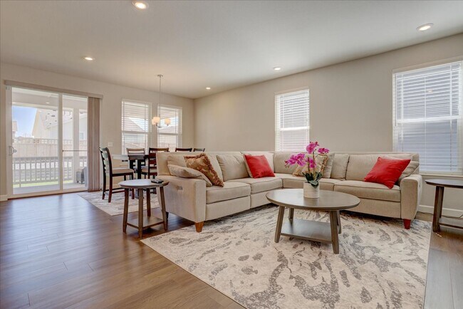 Building Photo - 5-Bed/4-Bath built in 2022!