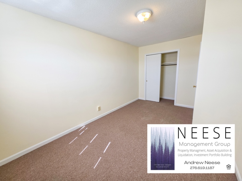 Building Photo - 100 Ivy Ln