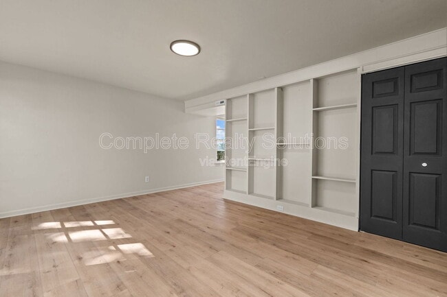 Building Photo - 1395 St Jean St