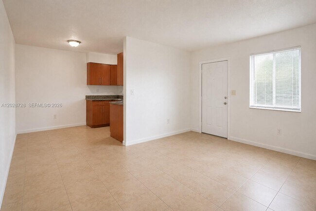 Building Photo - 932 Moffett St