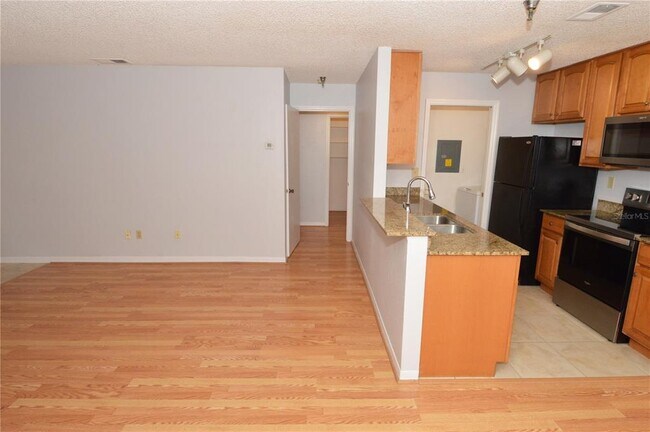 Building Photo - 10263 Gandy Blvd N